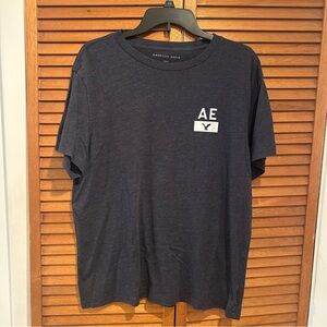 American Eagle Men’s Standard Fit Active Breathable Graphic Shirt Sz L